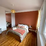 公寓 Spacieux Avec Balcon Et Parking