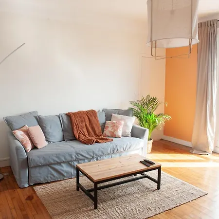 Spacieux Avec Balcon Et Parking Μπρεστ