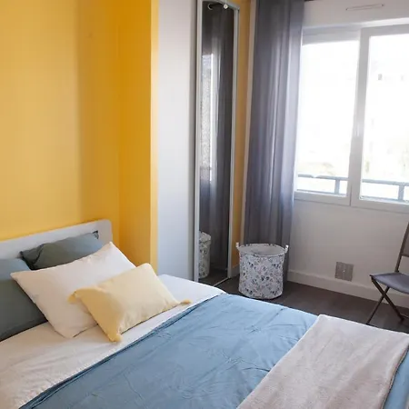 Spacieux Avec Balcon Et Parking * Μπρεστ