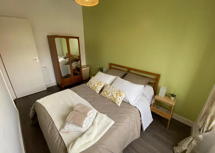 Appartement Spacieux Avec Balcon Et Parking Brest