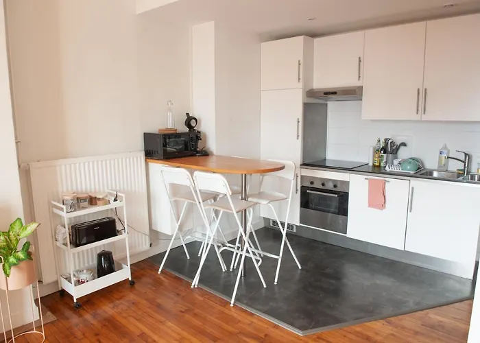 Spacieux Avec Balcon Et Parking *