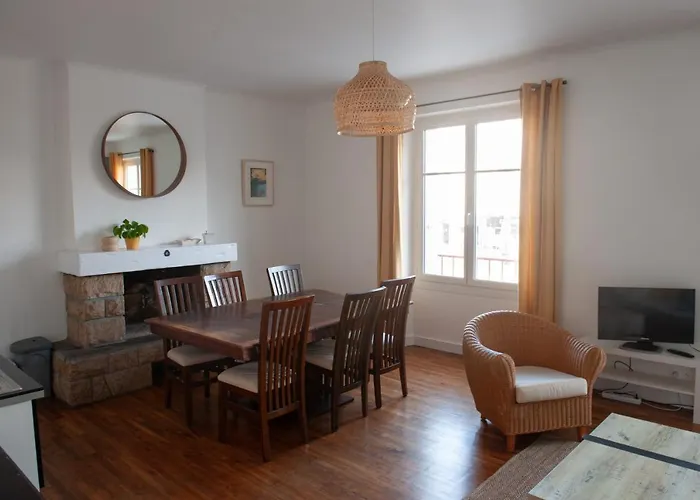 Appartement Spacieux Avec Balcon Et Parking