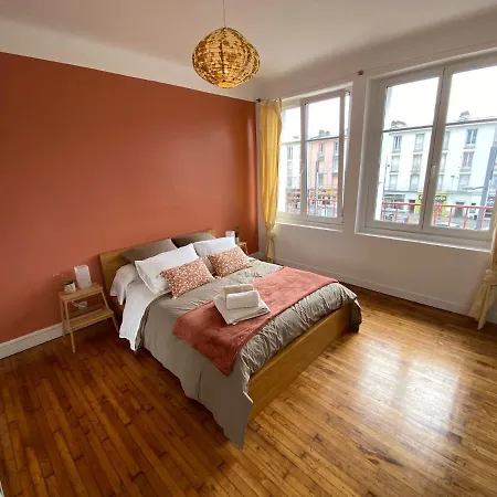 Spacieux Avec Balcon Et Parking *