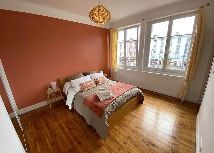 Spacieux Avec Balcon Et Parking *