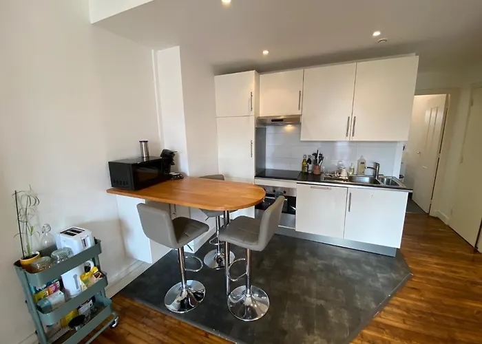 Spacieux Avec Balcon Et Parking Apartamento *