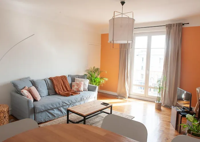 Spacieux Avec Balcon Et Parking