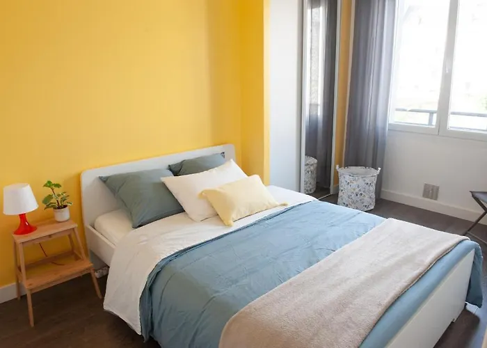 Spacieux Avec Balcon Et Parking *