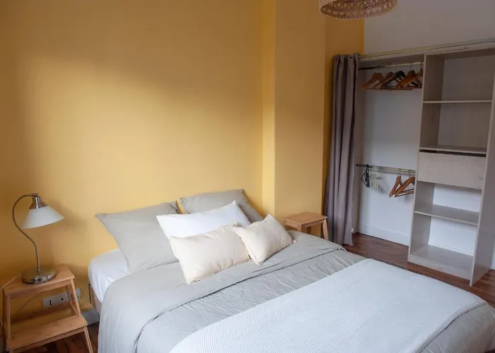 Spacieux Avec Balcon Et Parking *